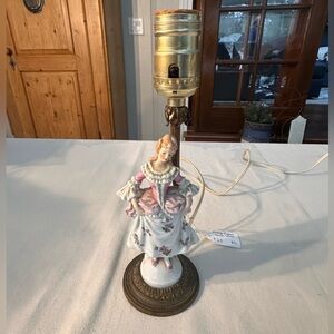Vintage Gray & Gray Figural Lamp - Works!